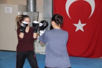 KIZ ÖĞRENCİLER - Kadın Boksörden Hemcinslerine Çağrı