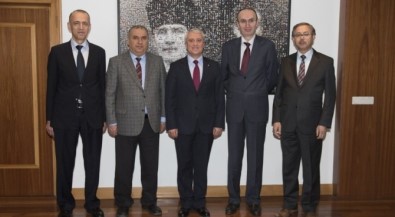 Tayini Çıkan Vali Yardımcıları Rektör Gündoğan'ı Ziyaret Etti