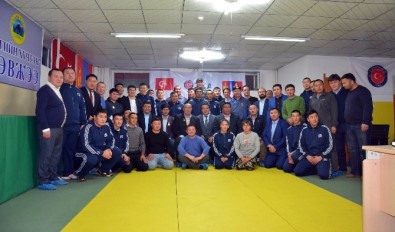 TİKA'dan Moğolistan'da Sporcuları Yetiştirme Merkezi'ne Donanım Desteği