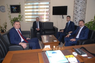 Tuşba Kaymakamı Sarı'dan Veda Ziyareti