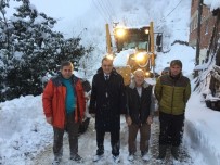 Yomra'da Kar Nedeniyle Kapanan Yollar İçin Çalışmalar Sürdürülüyor