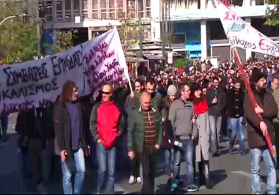Yunanistan'da Hükümete 'Kemer Sıkma' Protestosu