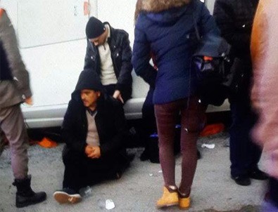 Afyonkarahisar'da yolcu otobüsü kamyona çarptı