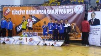 İSMET ÖZEL - Badmintonda Türkiye İkincisi Yunusemre'den