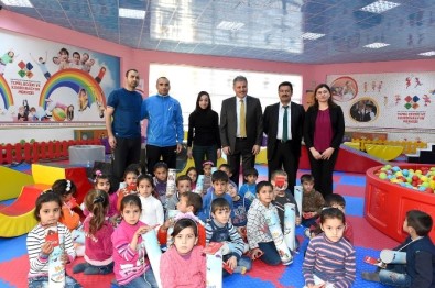 Cemal Aslan Eğitim Merkezi 300 Suriyeli Çocuğu Misafir Etti