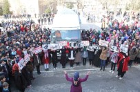 İNSANLIK DRAMI - Çorumlu Öğrencilerden Halep'e 1 Tır Dolusu Yardım