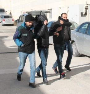 Elazığ'da Uyuşturucu Ticareti Yapan 2 Şüpheli Tutuklandı