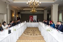 MUSTAFA MENDEŞ - Taşyapan Çiftinden Mülki İdare Amirlerine Veda Yemeği