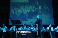 AHMET GÜVENÇ - Barış Manço, Sazdan Adam Ve Kurtalan Ekspres Konseriyle Anıldı