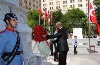 MICHELLE BACHELET - Bernardo O'higgins'ın Anıtına Çelenk Koydu