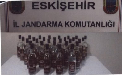 Eskişehir'de 30 Şişe Kaçak İçki Ele Geçirildi