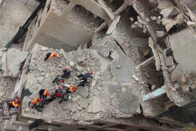 Göçük Altındaki İşçiyi Kurtarma Çalışması 6. Saatinde