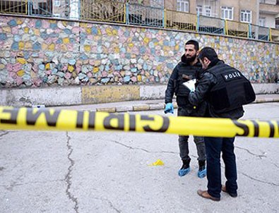 İstanbul'da okul bahçesine patlayıcı atıldı