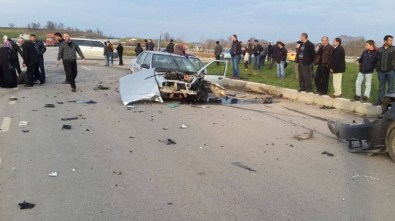 Sakarya'da İki Otomobil Çarpıştı Açıklaması 5 Yaralı