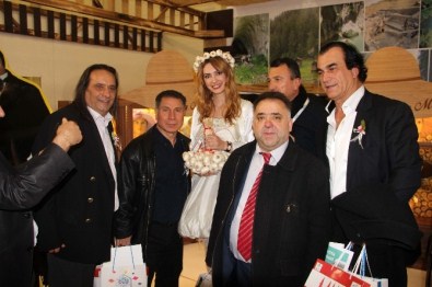 Taşköprü Belediyesi, 5 Bin Adet Sarımsak Dağıttı