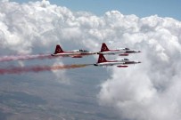 TÜRK YILDIZLARI - Türk Yıldızları 261 Şehidimiz İçin Uçacak