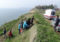 BOŞNAK - Yamaç Paraşütçüsü Ölümden Döndü