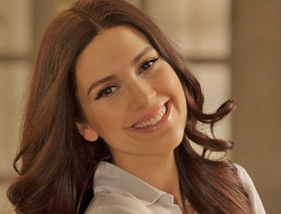 Bergüzar Korel'in 14 Şubat açıklaması sosyal medyayı salladı