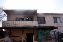 SABAH KAHVALTISI - Devrilen Elektrik Sobası Yangın Çıkardı