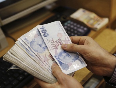 Polis ve muhtarlara zam