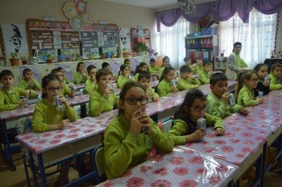 Sinop'ta Öğrencilere Okul Sütü Dağıtıldı