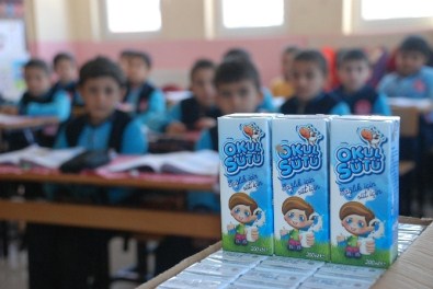 Tokat'ta Öğrencilere Okul Sütü
