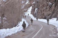 ASKERİ ARAÇ - Tunceli'de PKK'ya büyük operasyon!