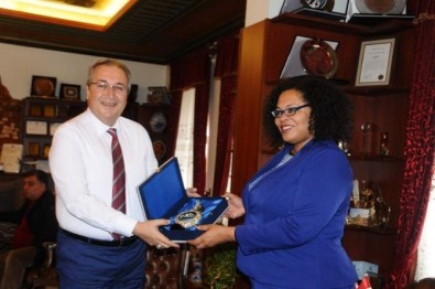 ABD Büyükelçiliği Basın Baş Katibi Gwyn, Ünver'i Ziyaret Etti