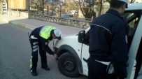 TRAFİK TESCİL - Araçların Kış Lastiği Kontrolü Yapıldı