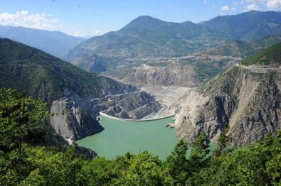 Deriner Barajı Enerji Üretimi 3,5 Milyar Kwh'yi Geçti