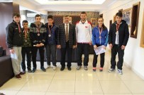 YAŞAR MIRAÇ - Niğde Belediye Başkanı Şampiyon Gençleri Ağırladı