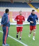 ÜMİT ÖZAT - Özat Açıklaması 'Her Maça Kazanmak İçin Çıkacağız'