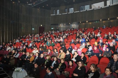 Özgecan Tarsus'ta Anıldı