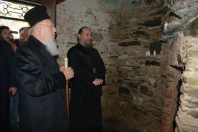 Patrik Bartholomeos Tarihi Kent Tire'yi Gezdi