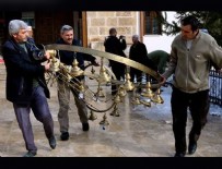 NUMUNE HASTANESİ - Camideki Avize Cemaatin Üzerine Düştü: 3 Yaralı