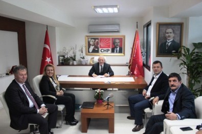 CHP Grup Başkan Vekili Özgür Özel İzmir'de