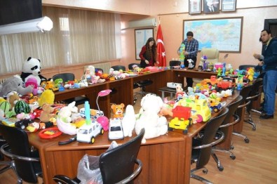 'Çocuklar Okusun Diye' Projesi, 3 Bin 500 Öğrencinin Elinden Tuttu