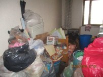 ÇÖP EV - Hendek'te Çöp Ev Boşaltıldı