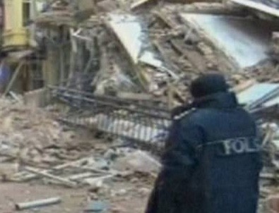 İstiklal Caddesi'nde 5 katlı bina çöktü