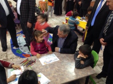 Milletvekili Boynukara'ya Minik Çocuklar Ve Kursiyerlerden İlgi