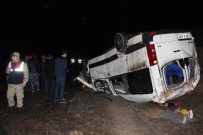 HASAN ŞAHIN - Adıyaman'da Yolcu Minibüsü Takla Attı  Açıklaması 22 Yaralı