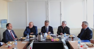 AK Parti STK'lar İle İç İçe