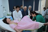 Bakan Müezzinoğlu, Sanal Doğumdaki Anneye Destek Verdi