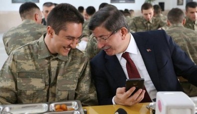 Başbakan Davutoğlu, Erzincan'da Ahıska Türklerini Ziyaret Etti