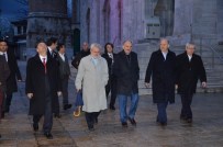 TAHTAKALE - Müezzinoğlu Sabah Namazından Sonra Vatandaşlarla Çorba İçti