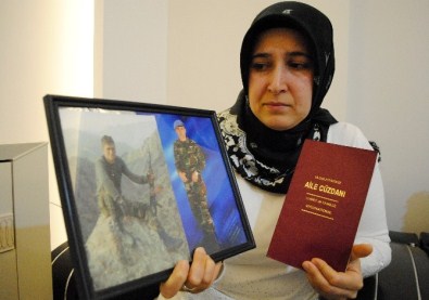 Şehit Ferhat'ının Saç Telini Bile Saklıyor