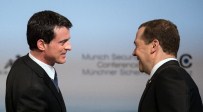 MEDVEDEV - Valls'den, Rusya'ya, 'Suriye'de Sivillere Yönelik Saldırılarını Durdur' Çağrısı