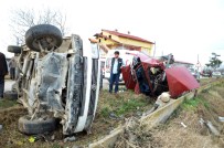 ALEYNA - Otomobil İle Minibüs Çarpıştı Açıklaması 7 Yaralı