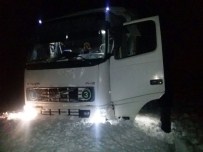 YILMAZ ERDOĞAN - Sağlıkçıların Dikkati Tır Şoförünü Ölmekten Kurtardı