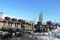 Bitlis'te Buzlanma Nedeniyle Tır'lar Devrildi